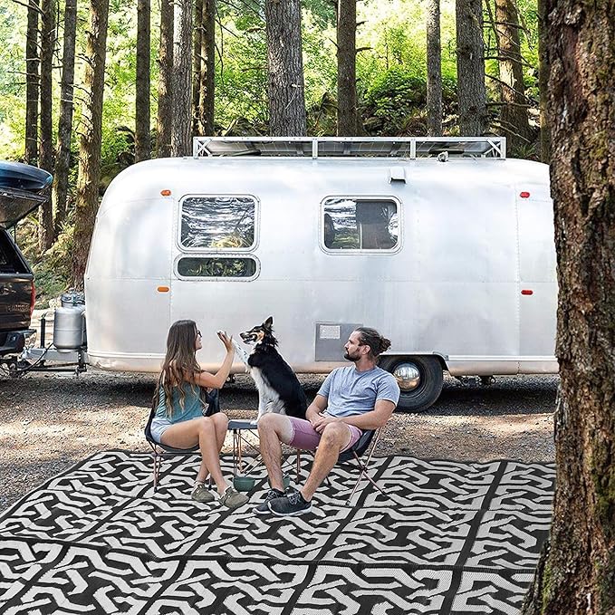 SAND MINE Reversible Mats, Plastic Straw Rug, Modern Area Rug, Large Floor Mat and Rug for Outdoors, RV, Patio, Backyard, Deck, Picnic, Beach, Trailer, Camping (9' x 12', Black & Grey)