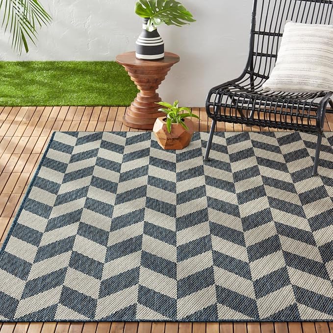Nicole Miller New York Patio Country Calla Contemporary Herringbone Indoor/Outdoor Area Rug, Blue/Cream, 5'2"x7'2"