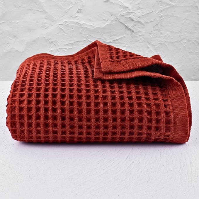 PÜSKÜL Premium Waffle Bath Towels Set of 2 - Organic 100% Turkish Cotton Bath Towel - Quick Dry, Absorbent, Light, Thin, 32x63 Large Waffle Towels for Bathroom (Red Brick Bath Towels - Pack of 2)