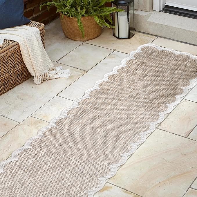 JONATHAN Y Cottage Two-Tone Scalloped Indoor Outdoor Runner Rug 2X8 Beige/Cream, Alice Classic for Backyard, Patio, Porch, Easy-Cleaning, High Traffic, Pet-Friendly, Non-Shedding (SHP103A-28)