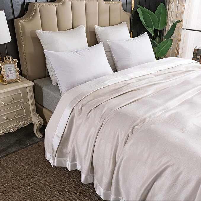 EP Mode Luxury Mulberry Silk Blanket with Silk Charmeuse Border (Whisper White, Twin 66" x 88")