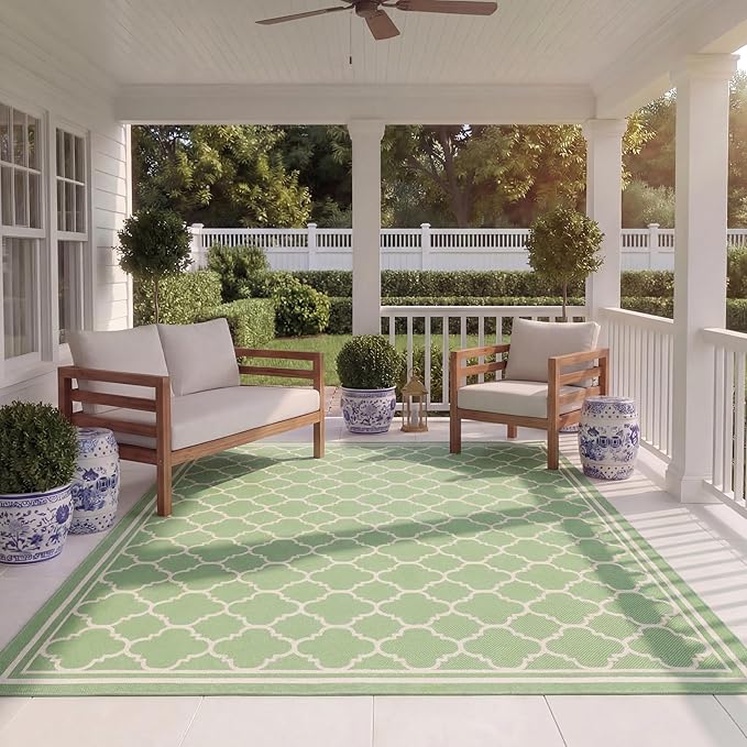 SAFAVIEH Washable Rug Outdoor Courtyard Collection - 8' x 11', Green & Beige, Non-Shedding & Easy Cleaning, Ideal for Patio, Backyard, Mudroom (CY6918-244)