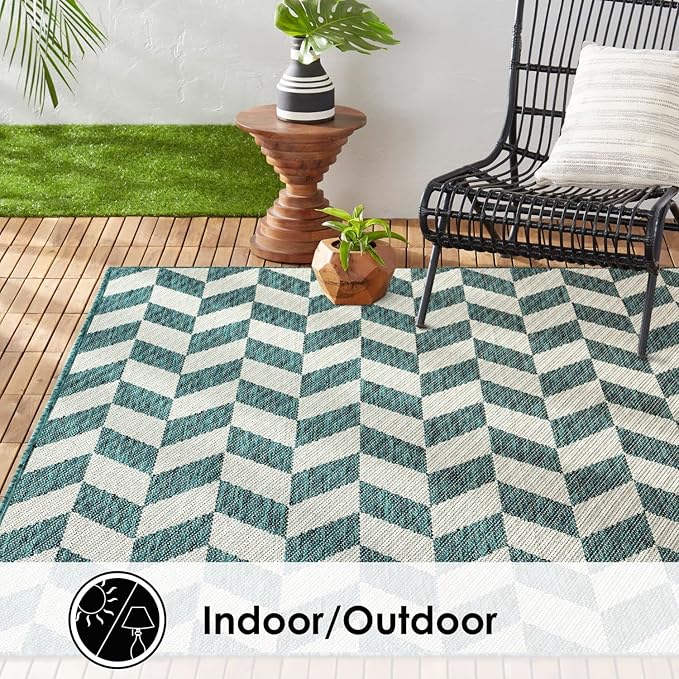 Nicole Miller New York Patio Country Calla Contemporary Herringbone Indoor/Outdoor Area Rug, Green/Cream, 5'2"x7'2"