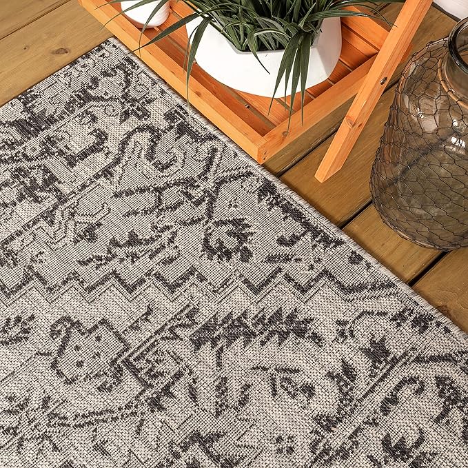 JONATHAN Y Boho Medallion Indoor Outdoor Square Area Rug 8X8 Black/Gray, Estrella Textured Weave for Backyard, Patio, Porch, Easy-Cleaning, High Traffic, Pet-Friendly, Non-Shedding (SMB105D-8SQ)