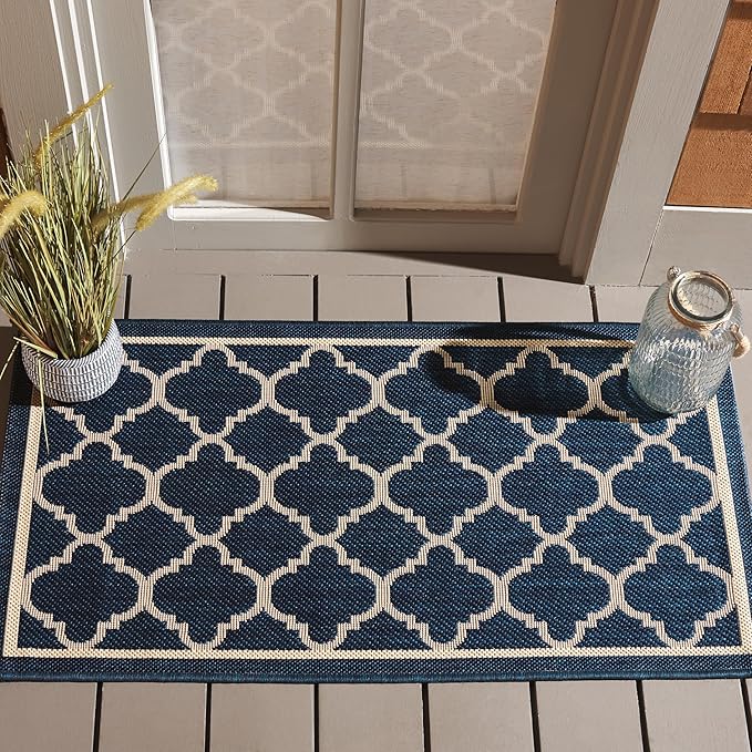 SAFAVIEH Washable Rug Outdoor Courtyard Collection - 2'3" x 5', Navy & Beige, Non-Shedding & Easy Cleaning, Ideal for Patio, Front Door, Entryway, Mudroom, Doormat (CY6918-268)