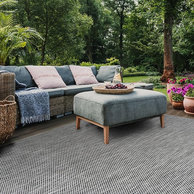 SAFAVIEH Washable Rug Outdoor Courtyard Collection - 10' x 14', Black & Beige, Non-Shedding & Easy Cleaning, Ideal for Patio, Backyard, Mudroom (CY8521-36621)