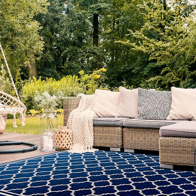 SAFAVIEH Washable Rug Outdoor Courtyard Collection - 11' x 15', Navy & Beige, Non-Shedding & Easy Cleaning, Ideal for Patio, Backyard, Mudroom, Dining Space (CY6918-268)
