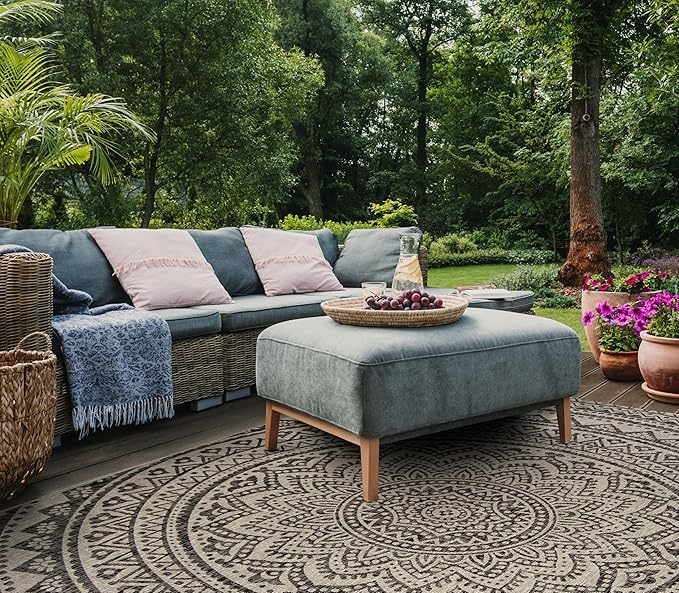 SAFAVIEH Washable Rug Outdoor Courtyard Collection - 9' x 12', Light Grey & Black, Non-Shedding & Easy Cleaning, Ideal for Patio, Backyard, Mudroom (CY8734-37612)