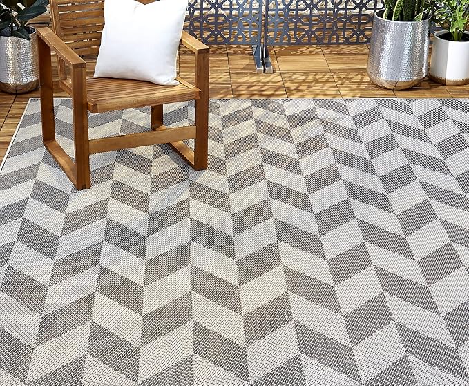 Nicole Miller New York Patio Country Calla Contemporary Herringbone Indoor/Outdoor Area Rug, Black/Grey, 5'2"x7'2"