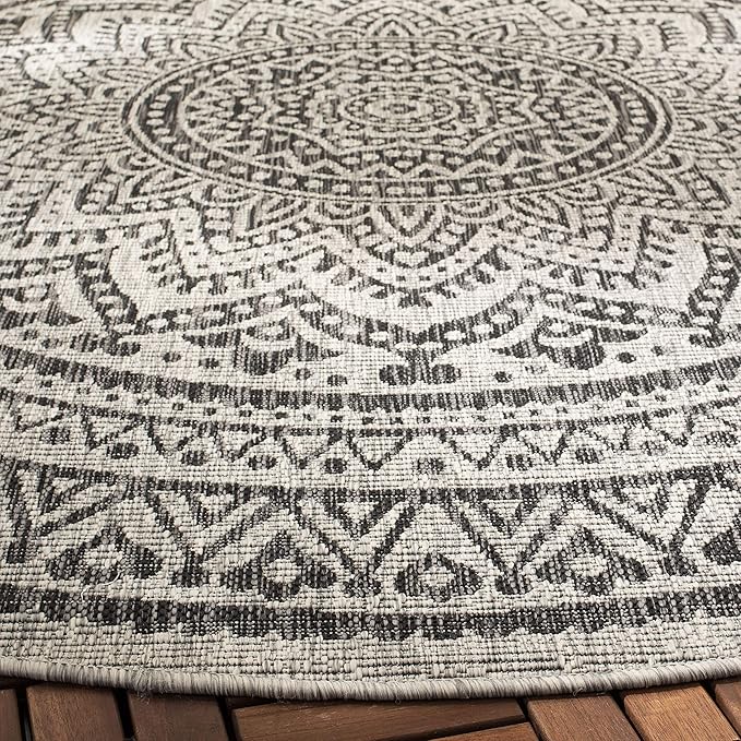 SAFAVIEH Courtyard Collection 4' Round Light Grey/Black CY8734 Indoor/ Outdoor Waterproof Easy Cleaning Patio Backyard Mudroom Area Rug