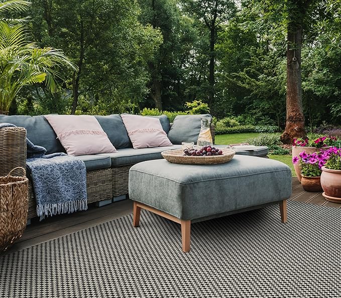 SAFAVIEH Washable Rug Outdoor Courtyard Collection - 10' x 14', Black & Light Grey, Non-Shedding & Easy Cleaning, Ideal for Patio, Backyard, Mudroom (CY8653-37621)